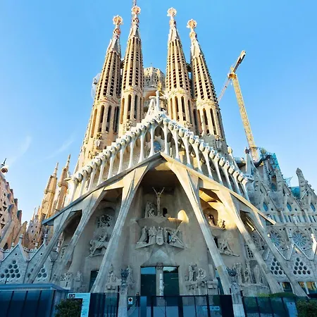 Centric Sagrada Familia Apartments-3